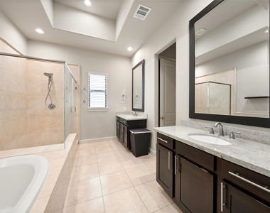 1629 Upland Lakes - Photo Thumbnail 11