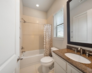 1629 Upland Lakes - Photo Thumbnail 15