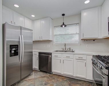 18303 Brenwood Manor Drive - Photo Thumbnail 9