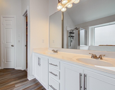 18303 Brenwood Manor Drive - Photo Thumbnail 16