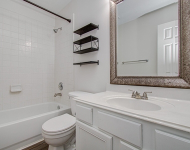 18303 Brenwood Manor Drive - Photo Thumbnail 23