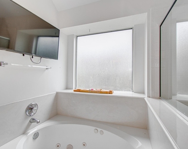 18303 Brenwood Manor Drive - Photo Thumbnail 19