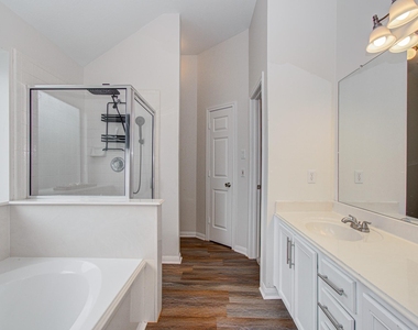 18303 Brenwood Manor Drive - Photo Thumbnail 15