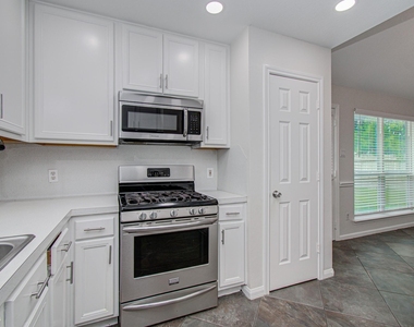 18303 Brenwood Manor Drive - Photo Thumbnail 11
