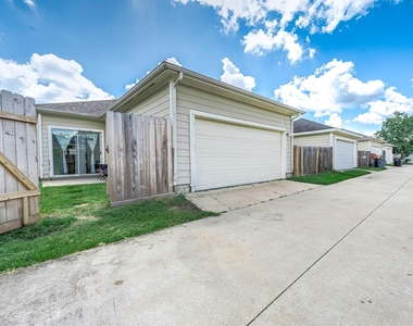 6162 Settlers Lake Circle E - Photo Thumbnail 20