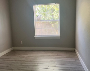 3521 Toliver Street - Photo Thumbnail 8