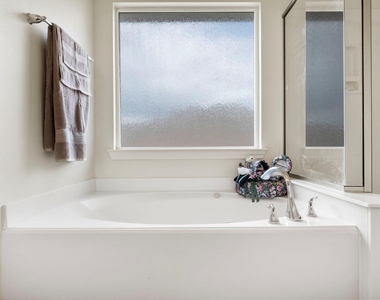17815 Misty Pond Court - Photo Thumbnail 13