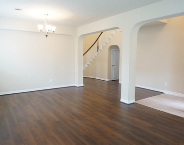 3319 S Hawkins Glen - Photo Thumbnail 4