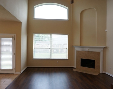 3319 S Hawkins Glen - Photo Thumbnail 5