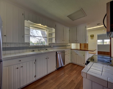 415 Silliman Street - Photo Thumbnail 2