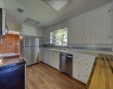 415 Silliman Street - Photo Thumbnail 4