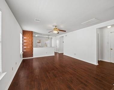 19007 Remington Park Dr - Photo Thumbnail 6