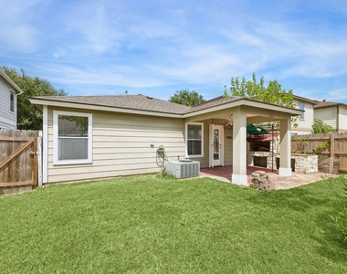 19007 Remington Park Dr - Photo Thumbnail 4