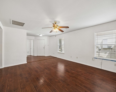 19007 Remington Park Dr - Photo Thumbnail 1