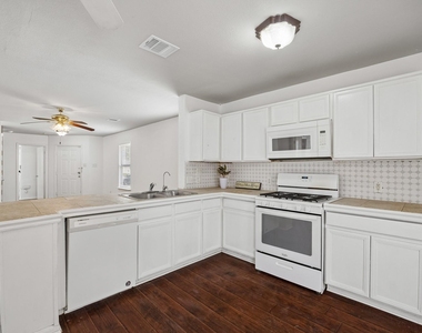 19007 Remington Park Dr - Photo Thumbnail 2