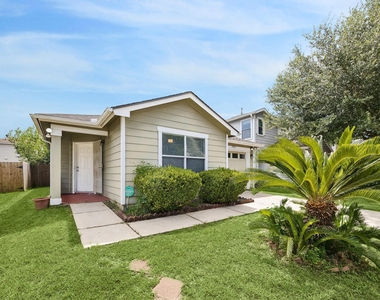 19007 Remington Park Dr - Photo Thumbnail 5