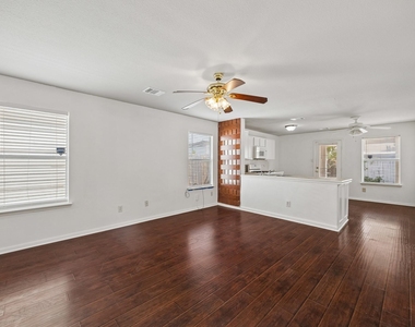 19007 Remington Park Dr - Photo Thumbnail 7