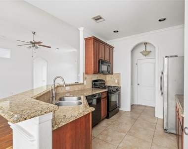 1613 Saulnier Street - Photo Thumbnail 10