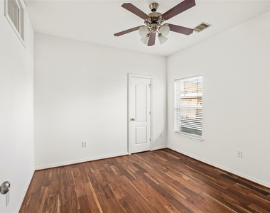 1613 Saulnier Street - Photo Thumbnail 14