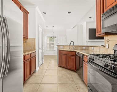 1613 Saulnier Street - Photo Thumbnail 9