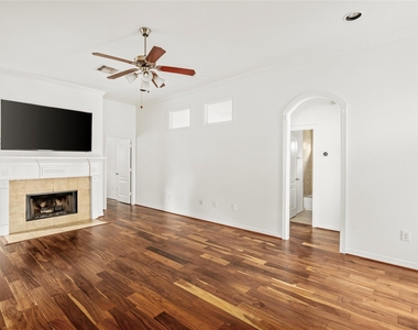 1613 Saulnier Street - Photo Thumbnail 4