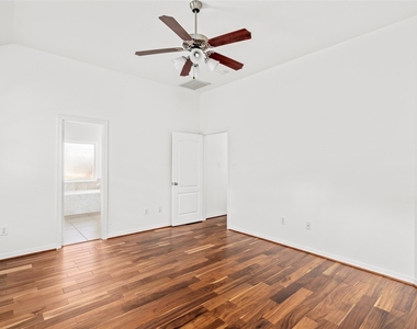 1613 Saulnier Street - Photo Thumbnail 17