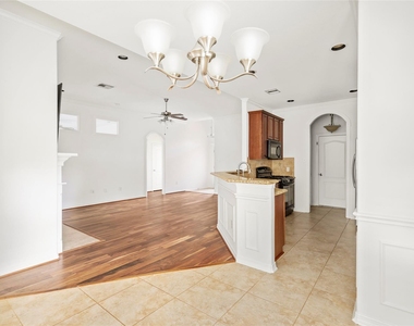 1613 Saulnier Street - Photo Thumbnail 8