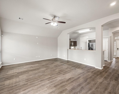 1945 Briar Grove Drive - Photo Thumbnail 5