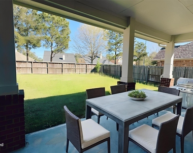 8610 Rising Oak Lane - Photo Thumbnail 9
