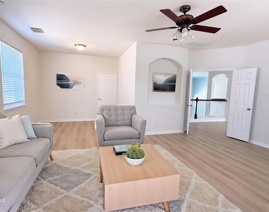 8610 Rising Oak Lane - Photo Thumbnail 4