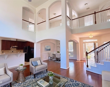 8610 Rising Oak Lane - Photo Thumbnail 11