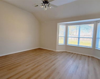 8610 Rising Oak Lane - Photo Thumbnail 27