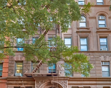 358 West 45th Street #4D - Photo Thumbnail 6