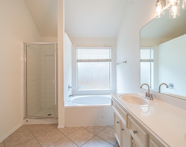 2111 Sailwind Drive - Photo Thumbnail 2