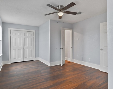909 28th Street - Photo Thumbnail 11