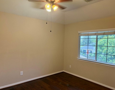 5607 Eagle Sky Boulevard - Photo Thumbnail 15