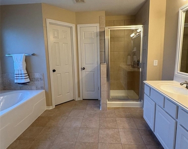 5607 Eagle Sky Boulevard - Photo Thumbnail 13