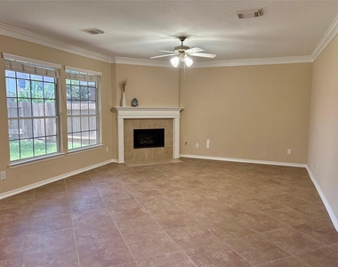 5607 Eagle Sky Boulevard - Photo Thumbnail 3
