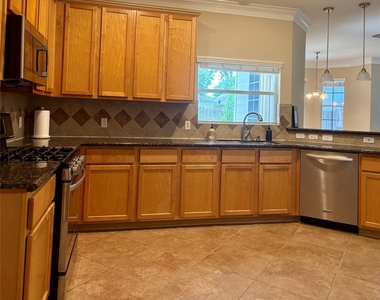5607 Eagle Sky Boulevard - Photo Thumbnail 8