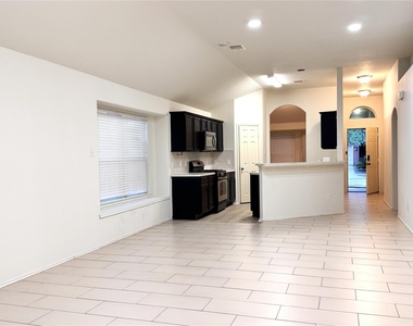 6818 Hampden Point Court - Photo Thumbnail 3
