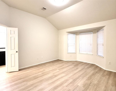 6818 Hampden Point Court - Photo Thumbnail 8