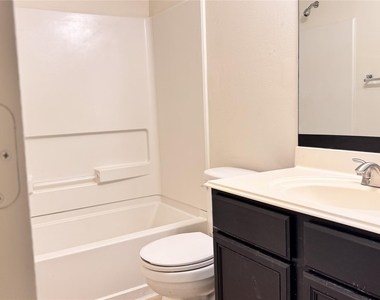 6818 Hampden Point Court - Photo Thumbnail 14