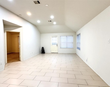 6818 Hampden Point Court - Photo Thumbnail 6