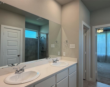 7215 Clearwater Cove Drive - Photo Thumbnail 14