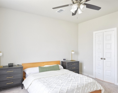 7215 Clearwater Cove Drive - Photo Thumbnail 2