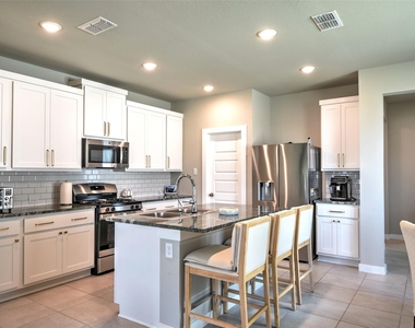 7215 Clearwater Cove Drive - Photo Thumbnail 2