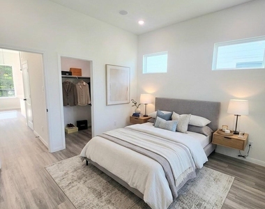 4713 Mallow Street - Photo Thumbnail 2