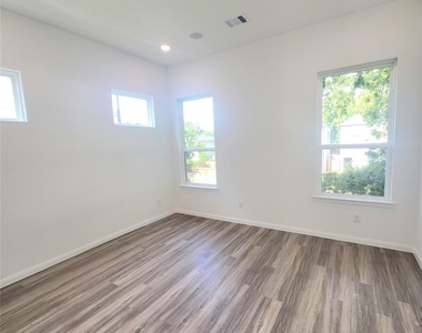 4713 Mallow Street - Photo Thumbnail 19