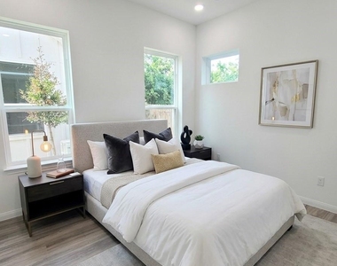 4713 Mallow Street - Photo Thumbnail 3