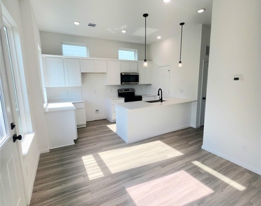 4713 Mallow Street - Photo Thumbnail 12